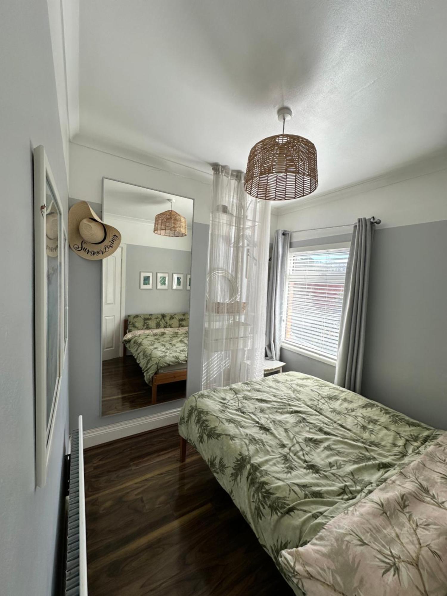 Cosy Two Bed Terraced House 7Min Drive From City Belfast Extérieur photo
