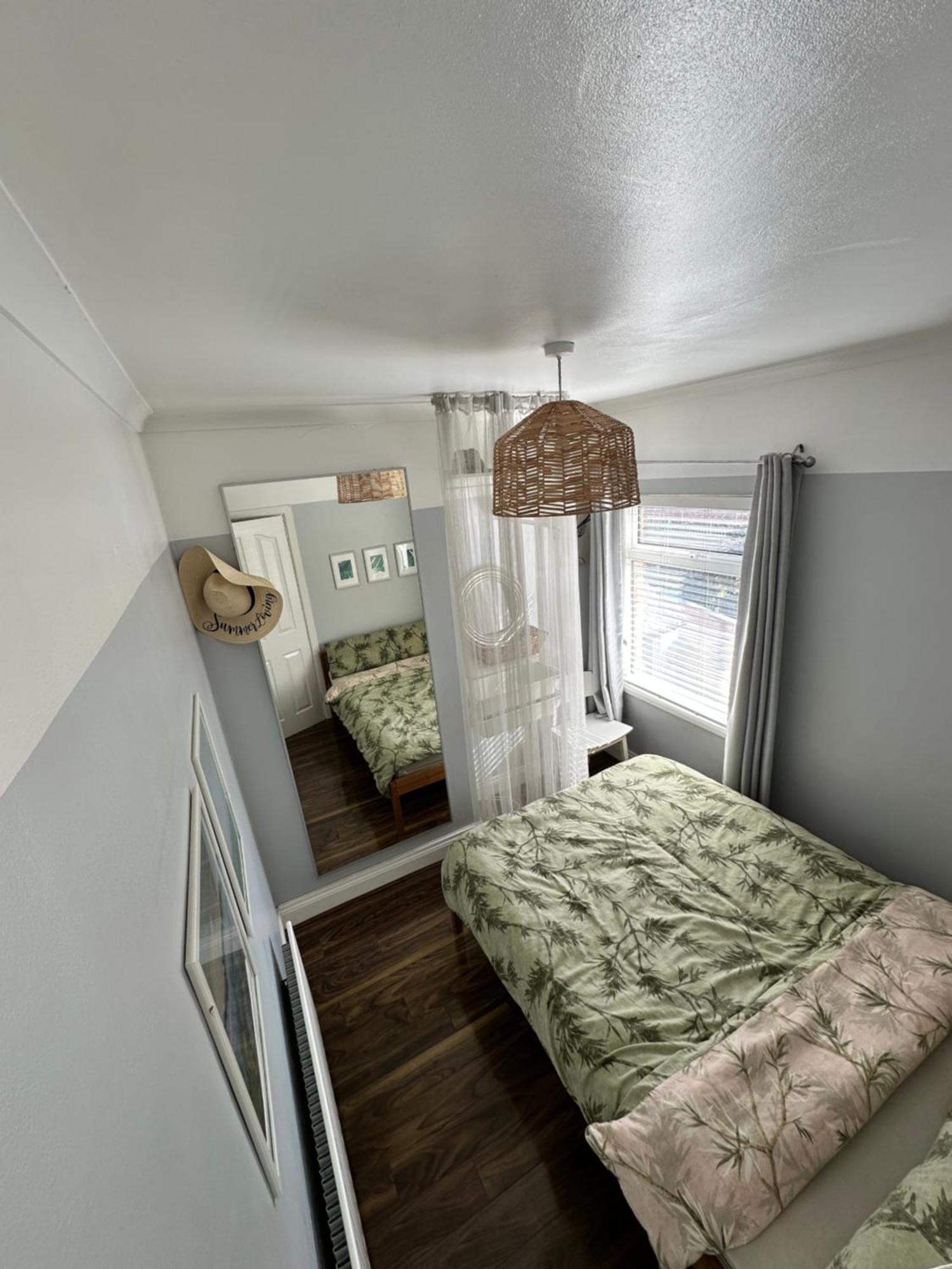 Cosy Two Bed Terraced House 7Min Drive From City Belfast Extérieur photo